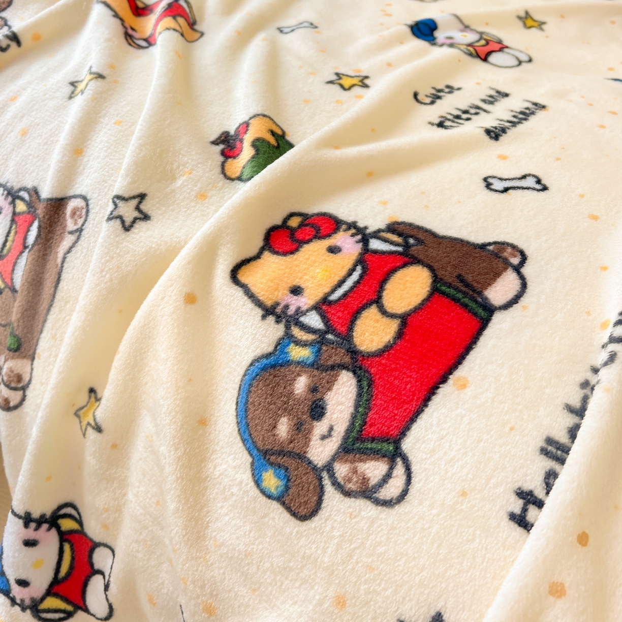 91家纺网 家纺一手货源 找家纺 富米莱（原臻工厂） 2025新款正版授权三丽鸥高克重卡通牛奶绒毛毯多功能毯子盖毯一搭配亮色包边 黑皮K t