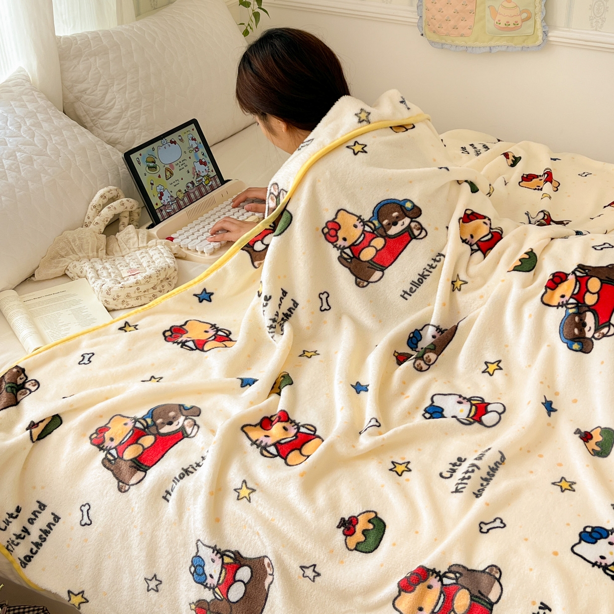 91家纺网 家纺一手货源 找家纺 富米莱（原臻工厂） 2025新款正版授权三丽鸥高克重卡通牛奶绒毛毯多功能毯子盖毯一搭配亮色包边 黑皮K t