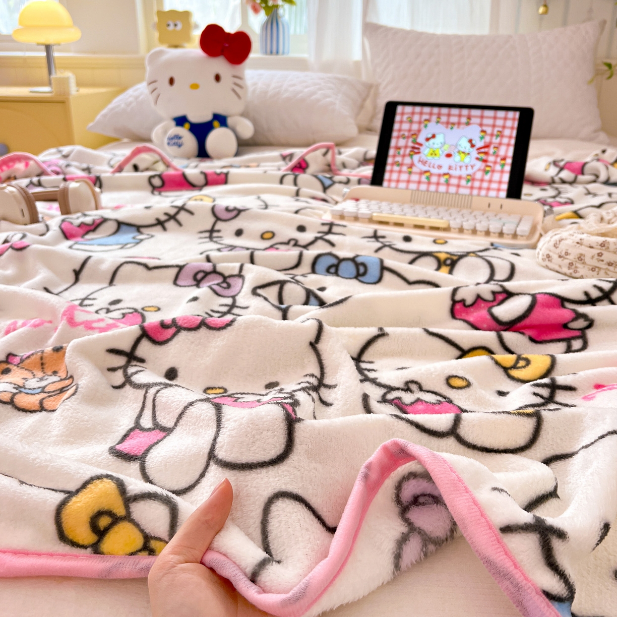 91家纺网 家纺一手货源 找家纺 富米莱（原臻工厂） 2025新款正版授权三丽鸥高克重卡通牛奶绒毛毯多功能毯子盖毯一搭配亮色包边 K t日记