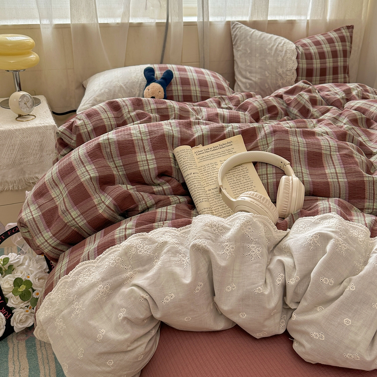 91家纺网 家纺一手货源 找家纺 晚爱家纺（原晚安家居） 2025新款韩系少女风蕾丝花边四件套云感木棉双层纱-苏菲 苏菲·深咖格