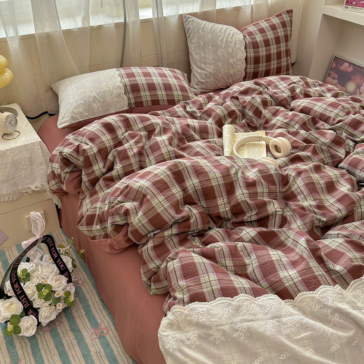 91家纺网 家纺一手货源 找家纺 晚爱家纺（原晚安家居） 2025新款韩系少女风蕾丝花边四件套云感木棉双层纱-苏菲 苏菲·深咖格