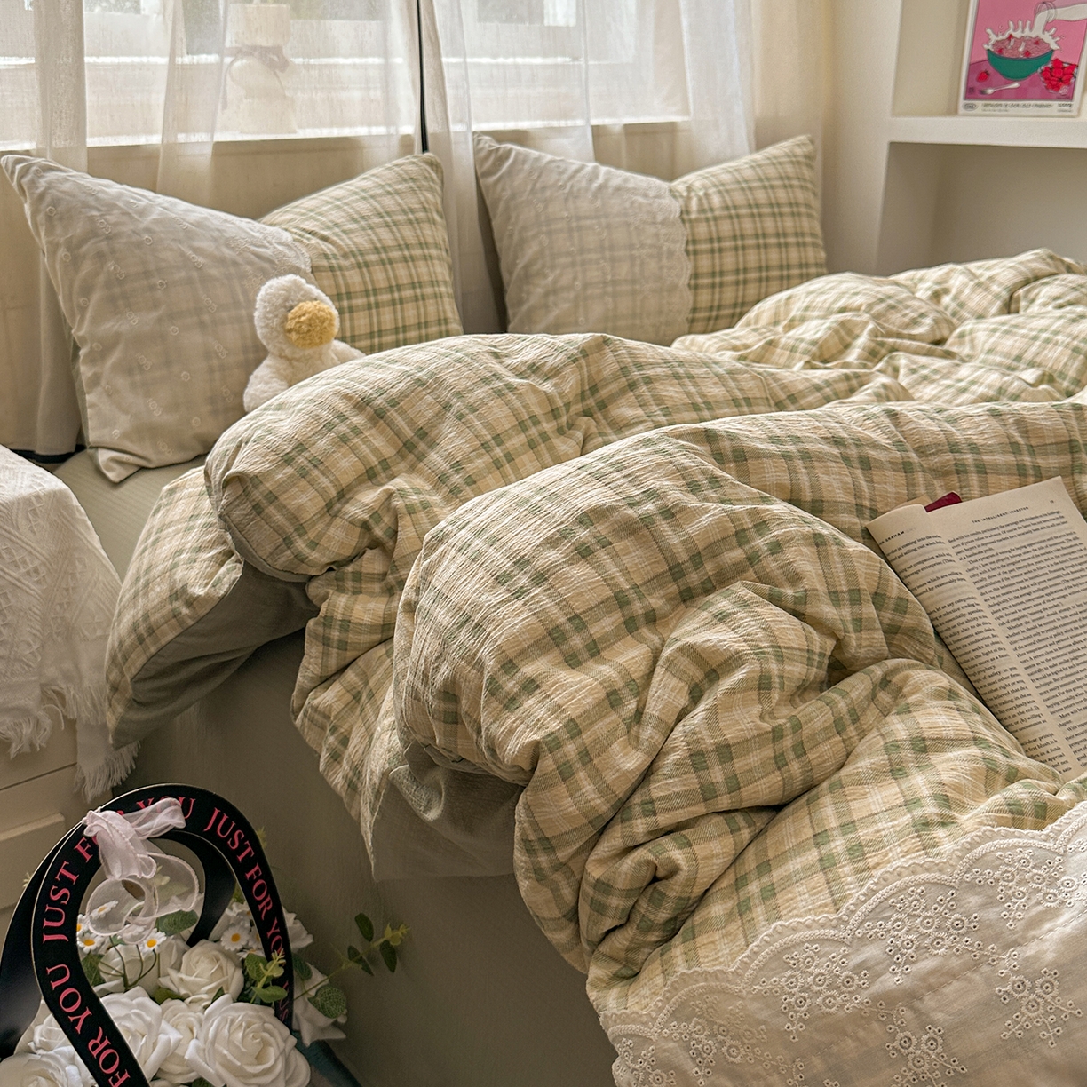 91家纺网 家纺一手货源 找家纺 晚爱家纺（原晚安家居） 2025新款韩系少女风蕾丝花边四件套云感木棉双层纱-苏菲 苏菲·浅绿格