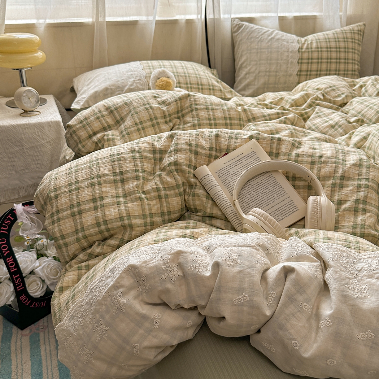 91家纺网 家纺一手货源 找家纺 晚爱家纺（原晚安家居） 2025新款韩系少女风蕾丝花边四件套云感木棉双层纱-苏菲 苏菲·浅绿格