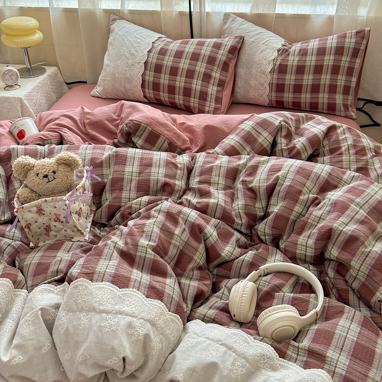 91家纺网 家纺一手货源 找家纺 晚爱家纺（原晚安家居） 2025新款韩系少女风蕾丝花边四件套云感木棉双层纱-苏菲 苏菲·深咖格