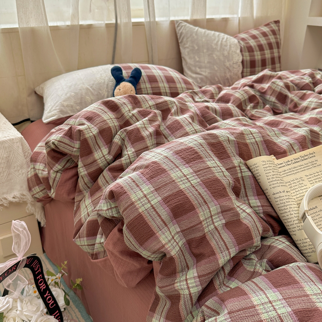 91家纺网 家纺一手货源 找家纺 晚爱家纺（原晚安家居） 2025新款韩系少女风蕾丝花边四件套云感木棉双层纱-苏菲 苏菲·深咖格