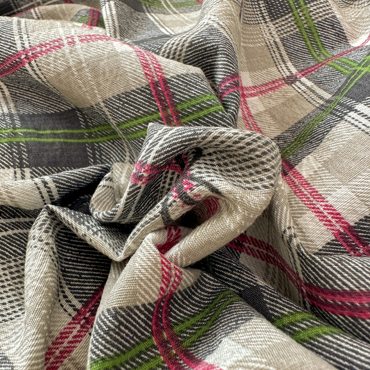 91家纺网 家纺一手货源 找家纺 晚爱家纺（原晚安家居） 2025新款韩系少女风蕾丝花边四件套云感木棉双层纱-苏菲 苏菲·红绿格