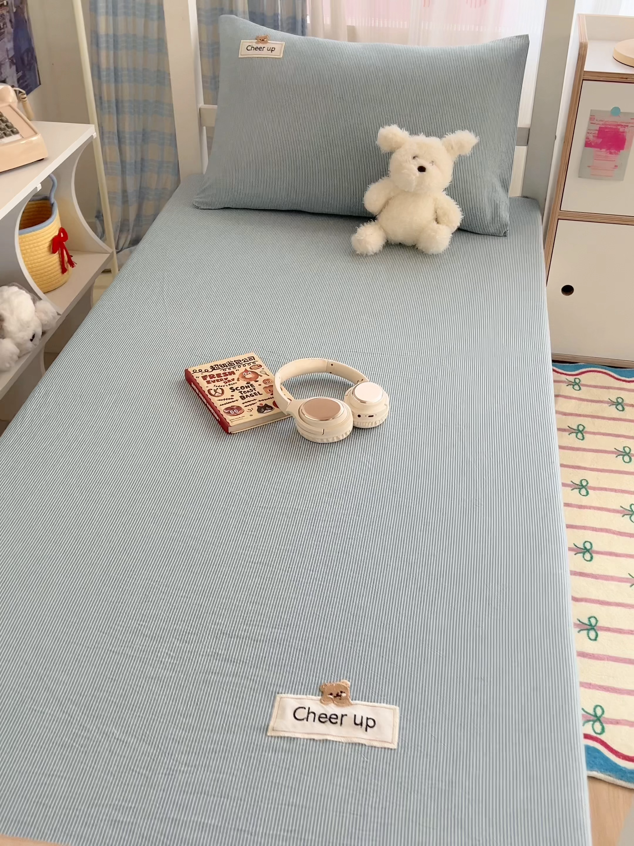 91家纺网 家纺一手货源 找家纺 沐纯家居 2025新款A类宿舍全棉纯棉色织水洗棉三件套-kimi熊系列 丈兰小条