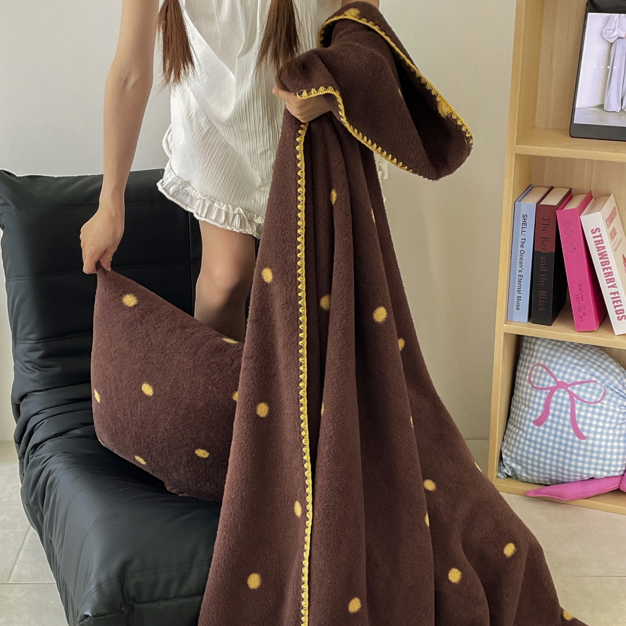 91家纺网 家纺一手货源 找家纺 十里居 2025新款绵羊绒抱枕枕头枕芯 咖波点