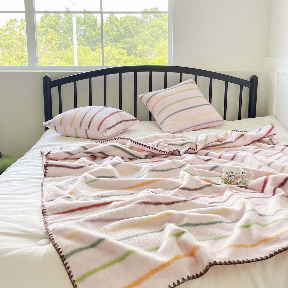 91家纺网 家纺一手货源 找家纺 十里居 2025新款绵羊绒抱枕枕头枕芯 七彩条