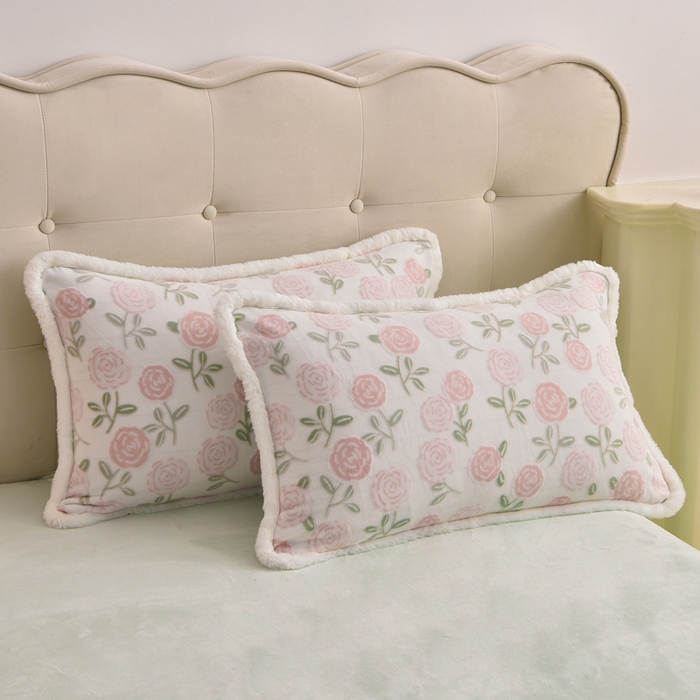 91家纺网 家纺一手货源 找家纺 （总）芯诗曼家纺 2025新款兔毛绒兔兔绒大包边立体雕花绒印花牛奶绒四件套