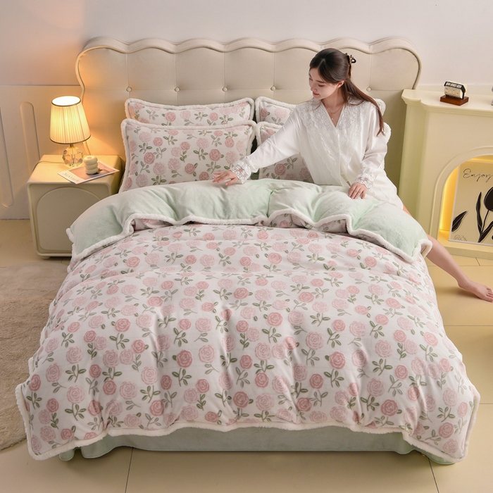 91家纺网 家纺一手货源 找家纺 （总）芯诗曼家纺 2025新款兔毛绒兔兔绒大包边立体雕花绒印花牛奶绒四件套