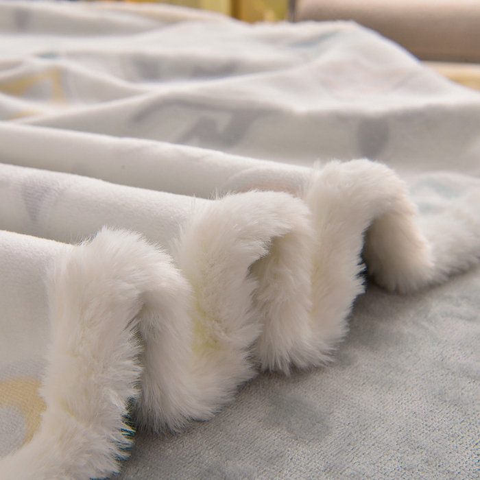 91家纺网 家纺一手货源 找家纺 芯诗曼家纺 2025新款兔毛绒兔兔绒大包边立体雕花绒印花牛奶绒四件套 多彩生活