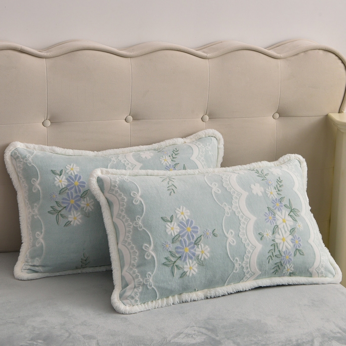 91家纺网 家纺一手货源 找家纺 芯诗曼家纺 2025新款兔毛绒兔兔绒大包边立体雕花绒印花牛奶绒四件套 曼妙花语-灰