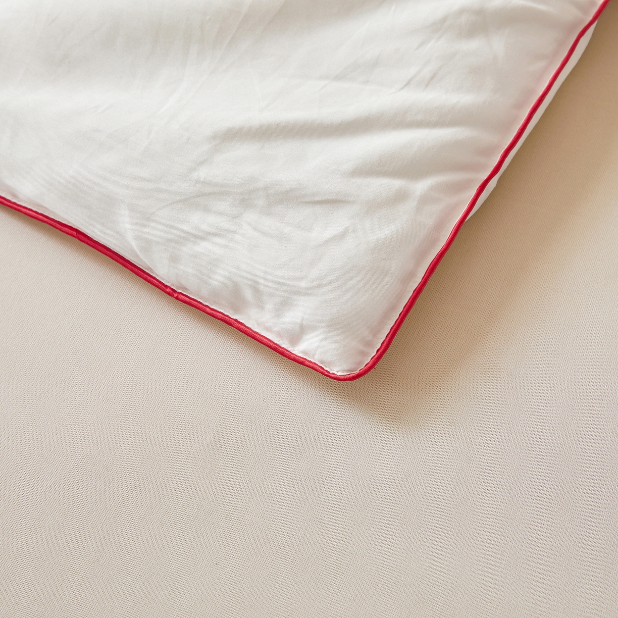 91家纺网 家纺一手货源 找家纺 欧乐蒂 2025新款婚庆刺绣纤维被 囍嫁 白