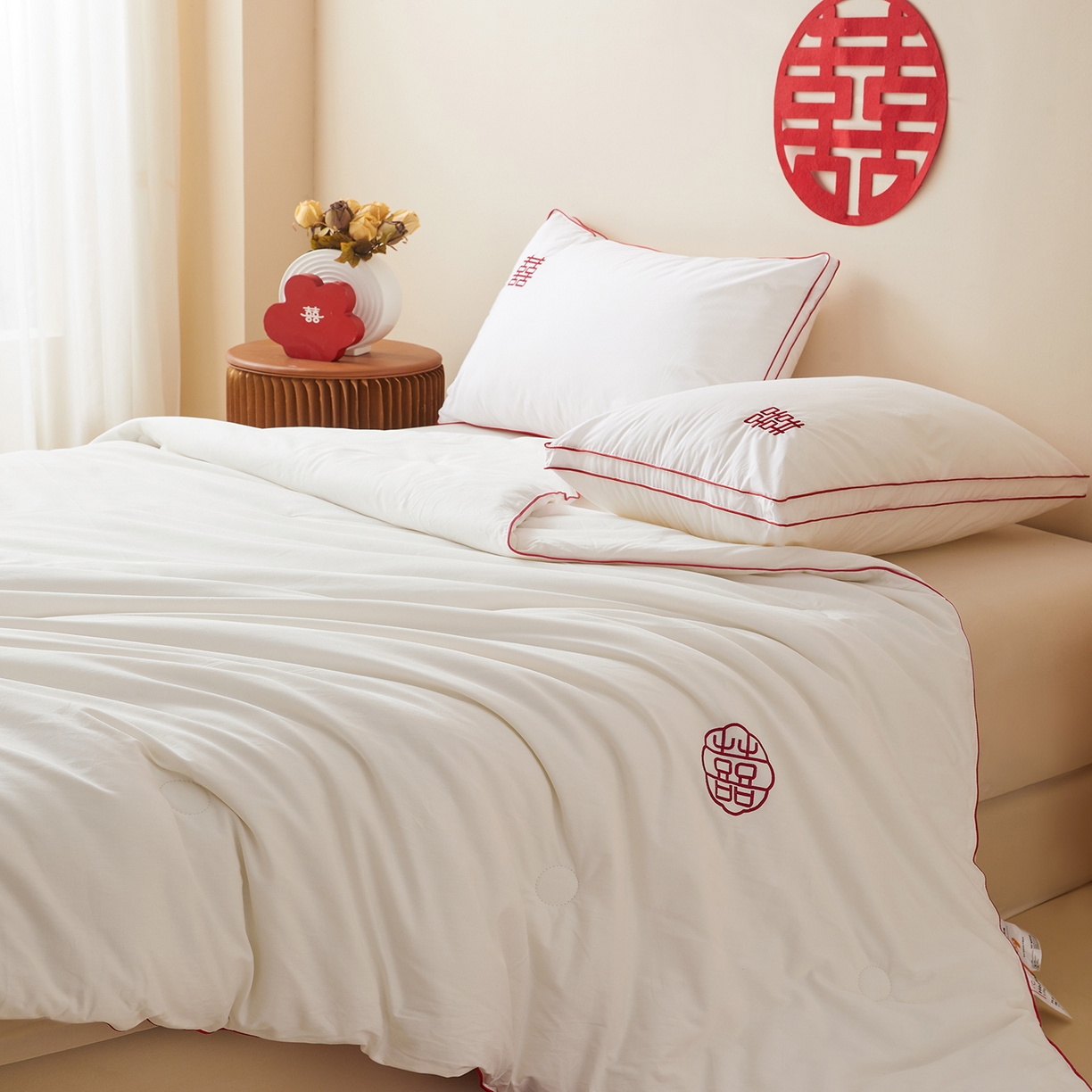 91家纺网 家纺一手货源 找家纺 欧乐蒂 2025新款婚庆刺绣纤维被 囍嫁 白