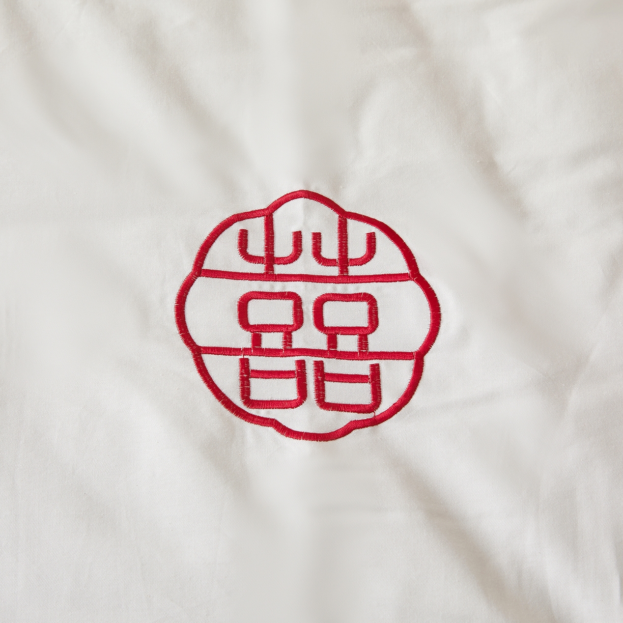 91家纺网 家纺一手货源 找家纺 欧乐蒂 2025新款婚庆刺绣纤维被 囍嫁 白