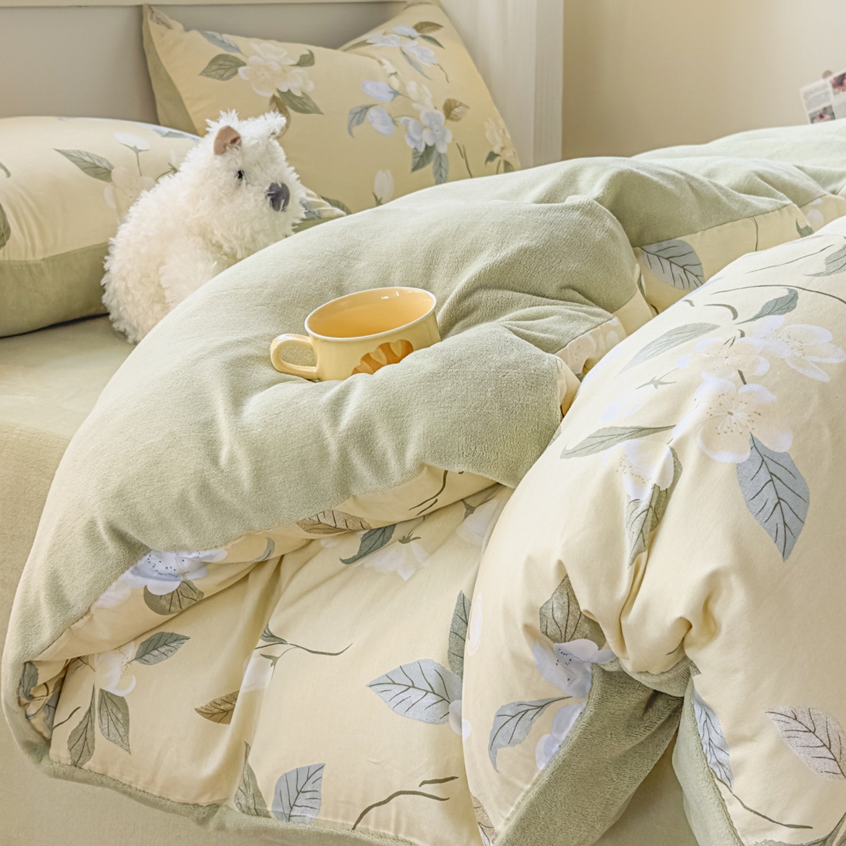 91家纺网 家纺一手货源 找家纺 KA家纺 2025新款秋冬A棉B绒纯棉牛奶绒棉加绒四件套 玉兰花