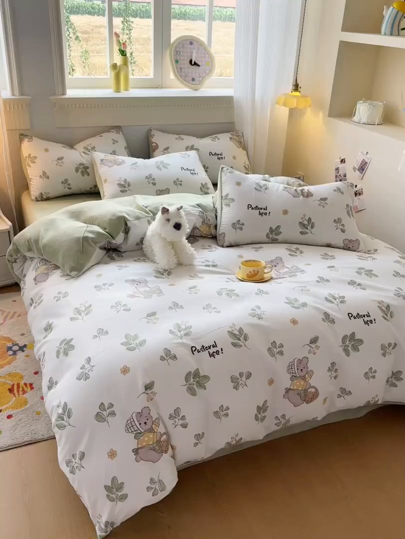 91家纺网 家纺一手货源 找家纺 KA家纺 2025新款秋冬A棉B绒纯棉牛奶绒棉加绒四件套 米粒熊