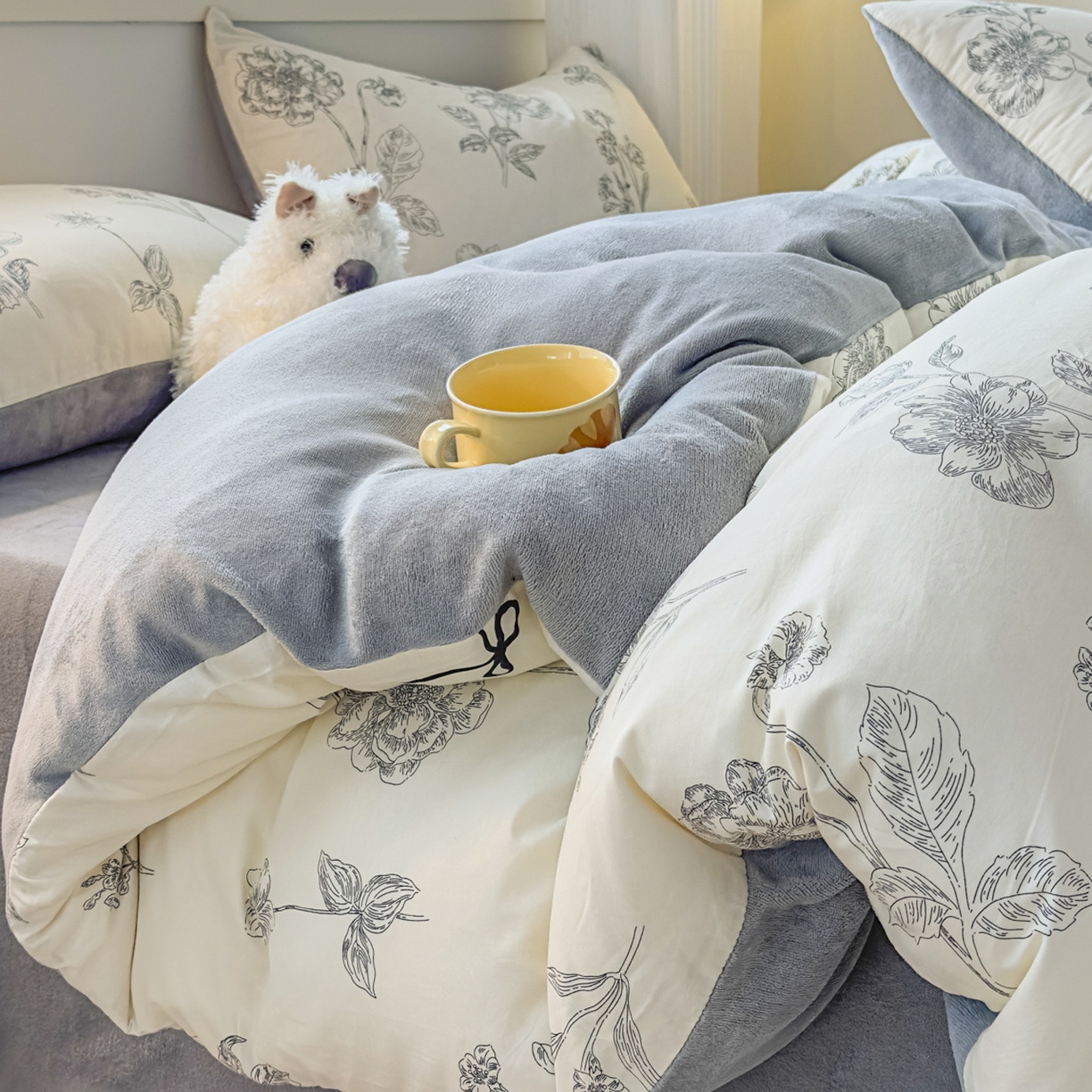 91家纺网 家纺一手货源 找家纺 KA家纺 2025新款秋冬A棉B绒纯棉牛奶绒棉加绒四件套 空野苍蓝