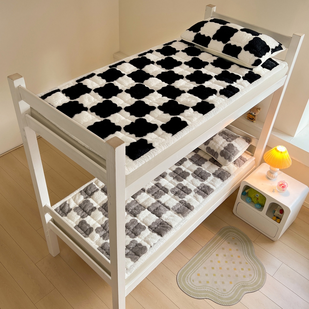 91家纺网 家纺一手货源 找家纺 （总）眠势力 2025新款北极绒学生床垫加绒牛奶绒床褥子秋冬保暖珊瑚绒夹棉上下铺床护垫