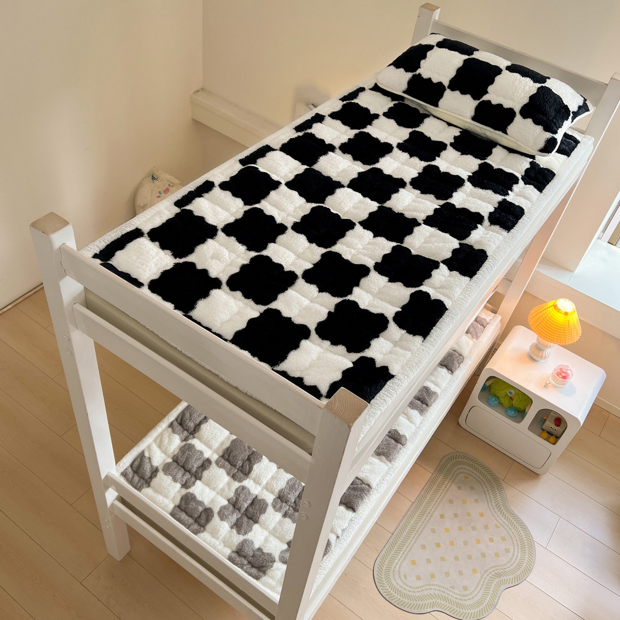 91家纺网 家纺一手货源 找家纺 （总）眠势力 2025新款北极绒学生床垫加绒牛奶绒床褥子秋冬保暖珊瑚绒夹棉上下铺床护垫