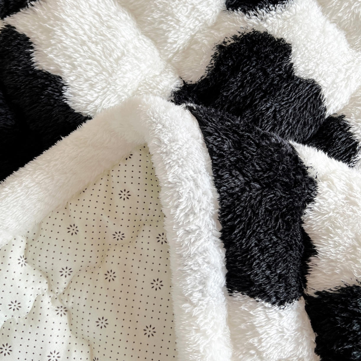 91家纺网 家纺一手货源 找家纺 （总）眠势力 2025新款北极绒学生床垫加绒牛奶绒床褥子秋冬保暖珊瑚绒夹棉上下铺床护垫