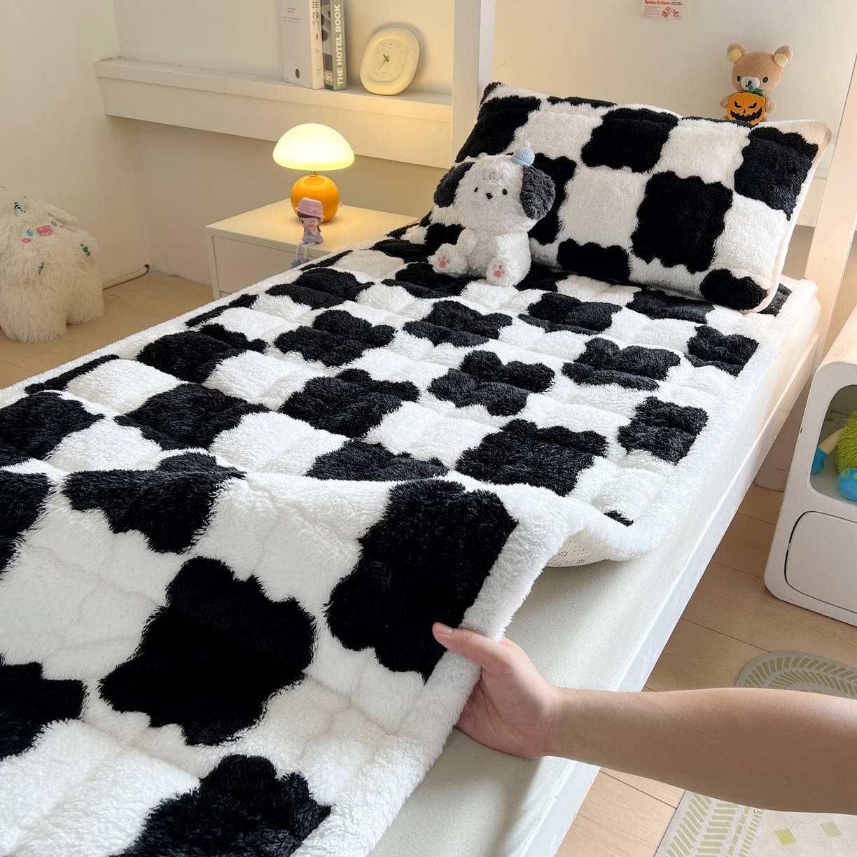 91家纺网 家纺一手货源 找家纺 （总）眠势力 2025新款北极绒学生床垫加绒牛奶绒床褥子秋冬保暖珊瑚绒夹棉上下铺床护垫