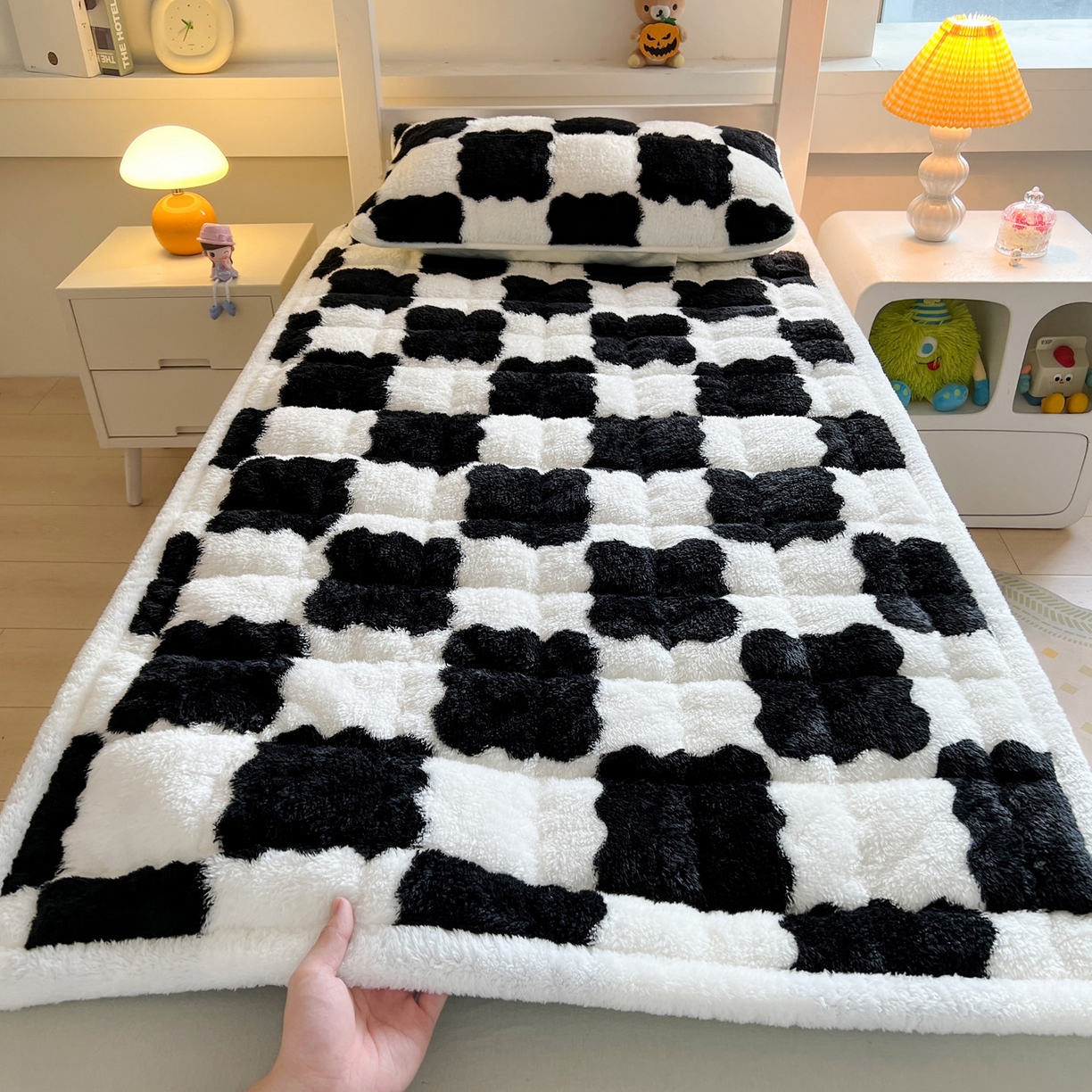 91家纺网 家纺一手货源 找家纺 （总）眠势力 2025新款北极绒学生床垫加绒牛奶绒床褥子秋冬保暖珊瑚绒夹棉上下铺床护垫