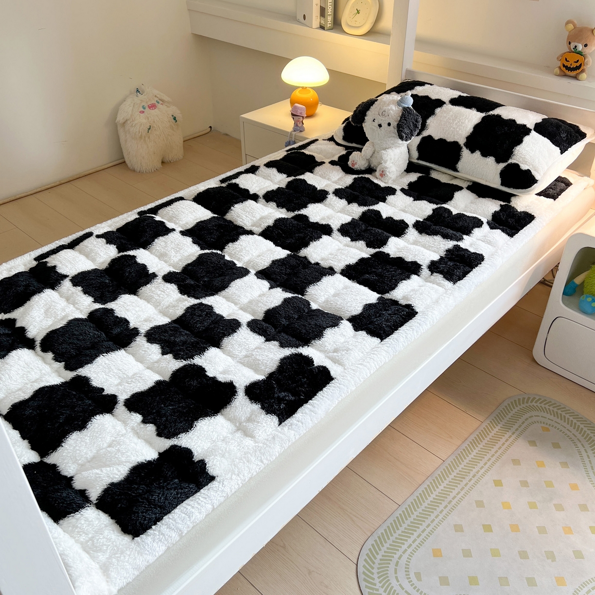 91家纺网 家纺一手货源 找家纺 眠势力 2025新款北极绒学生床垫加绒牛奶绒床褥子秋冬保暖珊瑚绒夹棉上下铺床护垫 棋盘格-幽远黑