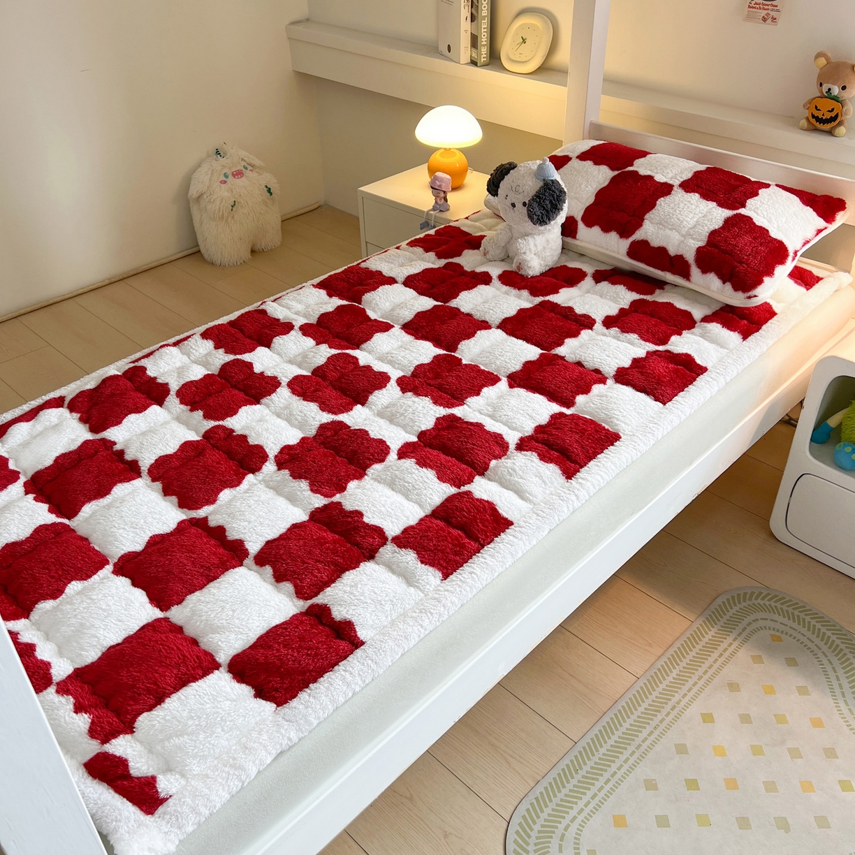 91家纺网 家纺一手货源 找家纺 眠势力 2025新款北极绒学生床垫加绒牛奶绒床褥子秋冬保暖珊瑚绒夹棉上下铺床护垫 棋盘格-海棠红