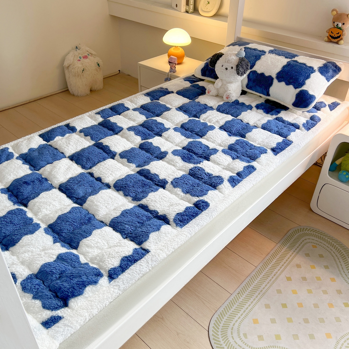 91家纺网 家纺一手货源 找家纺 眠势力 2025新款北极绒学生床垫加绒牛奶绒床褥子秋冬保暖珊瑚绒夹棉上下铺床护垫 棋盘格-海幽蓝