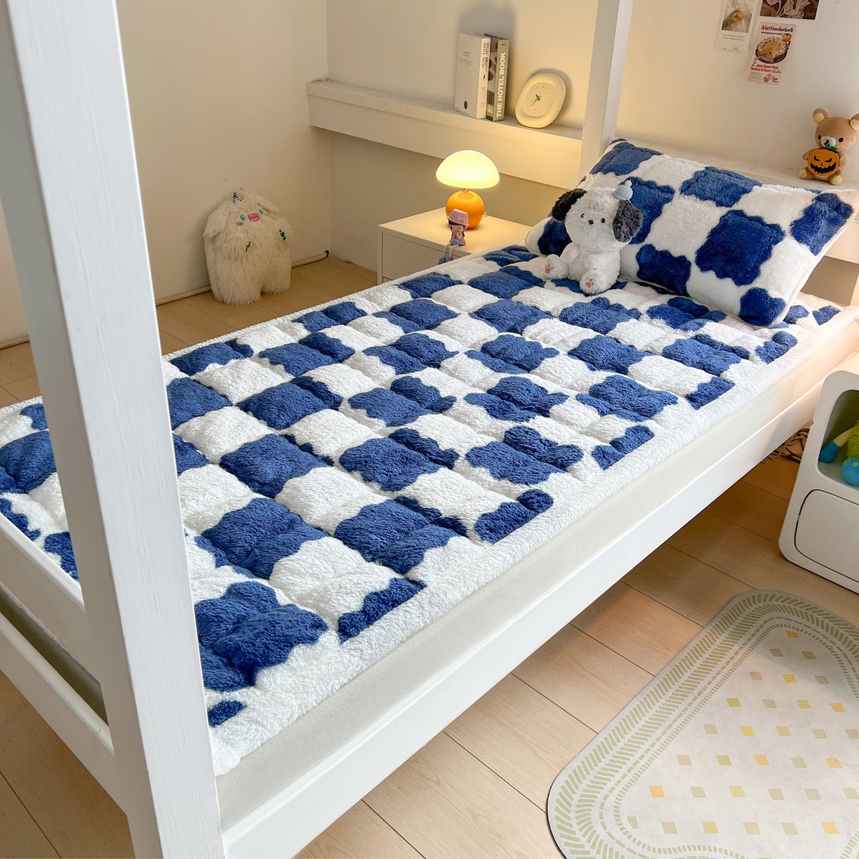 91家纺网 家纺一手货源 找家纺 眠势力 2025新款北极绒学生床垫加绒牛奶绒床褥子秋冬保暖珊瑚绒夹棉上下铺床护垫 棋盘格-海幽蓝