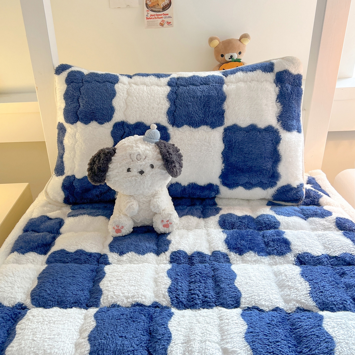 91家纺网 家纺一手货源 找家纺 眠势力 2025新款北极绒学生床垫加绒牛奶绒床褥子秋冬保暖珊瑚绒夹棉上下铺床护垫 棋盘格-海幽蓝