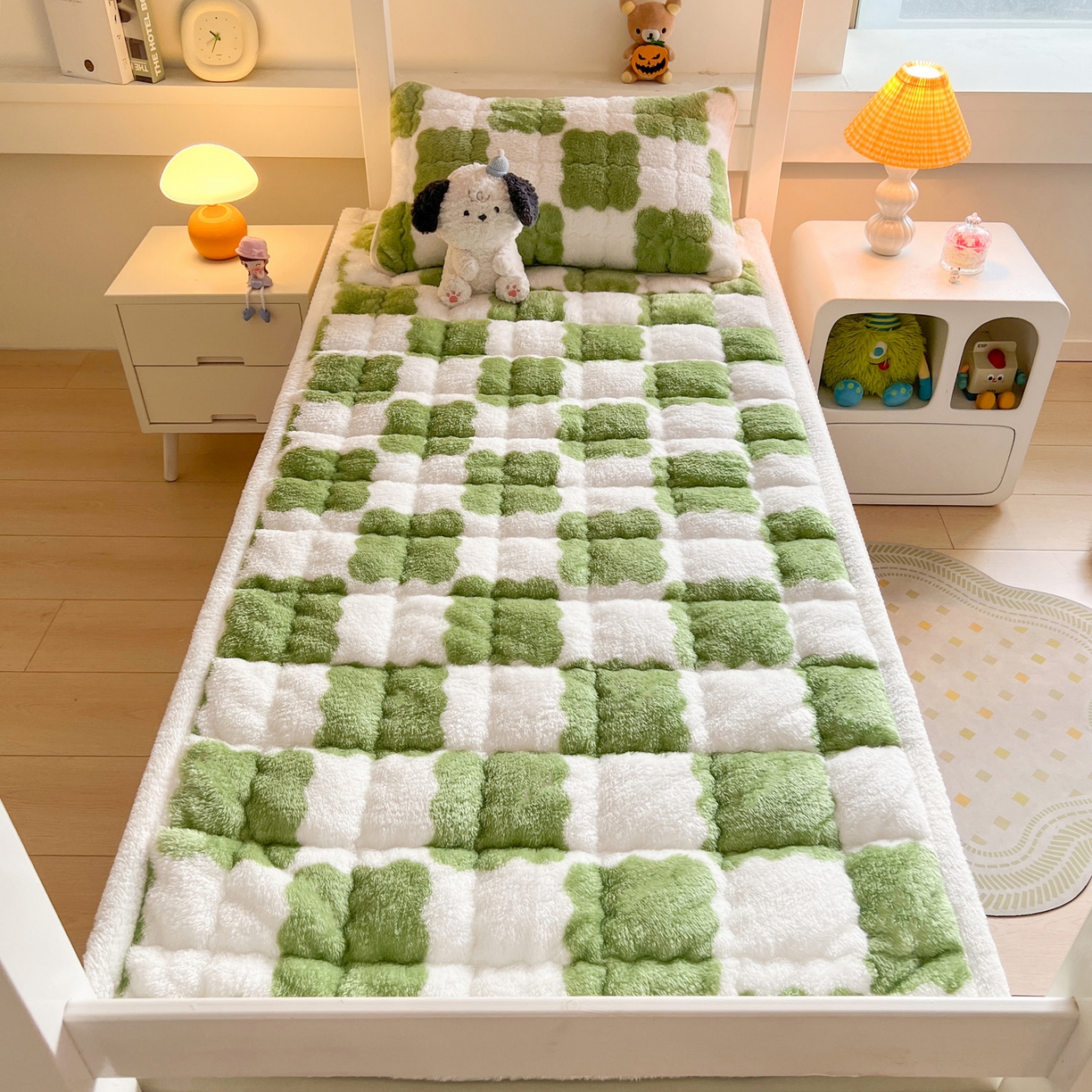 91家纺网 家纺一手货源 找家纺 眠势力 2025新款北极绒学生床垫加绒牛奶绒床褥子秋冬保暖珊瑚绒夹棉上下铺床护垫 棋盘格-嫩绿