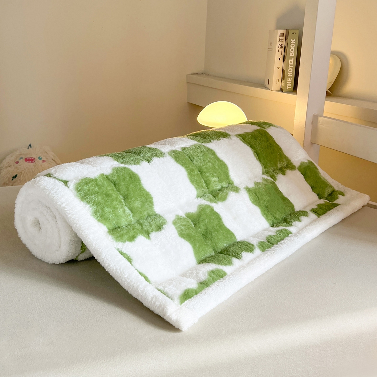 91家纺网 家纺一手货源 找家纺 眠势力 2025新款北极绒学生床垫加绒牛奶绒床褥子秋冬保暖珊瑚绒夹棉上下铺床护垫 棋盘格-嫩绿