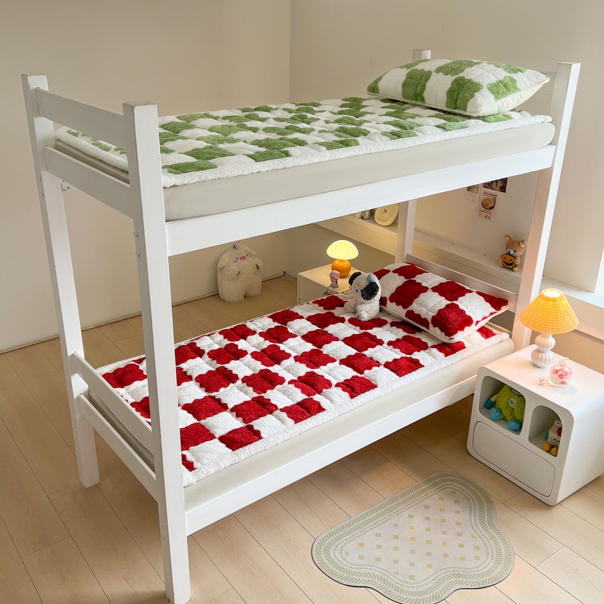 91家纺网 家纺一手货源 找家纺 眠势力 2025新款北极绒学生床垫加绒牛奶绒床褥子秋冬保暖珊瑚绒夹棉上下铺床护垫 棋盘格-嫩绿