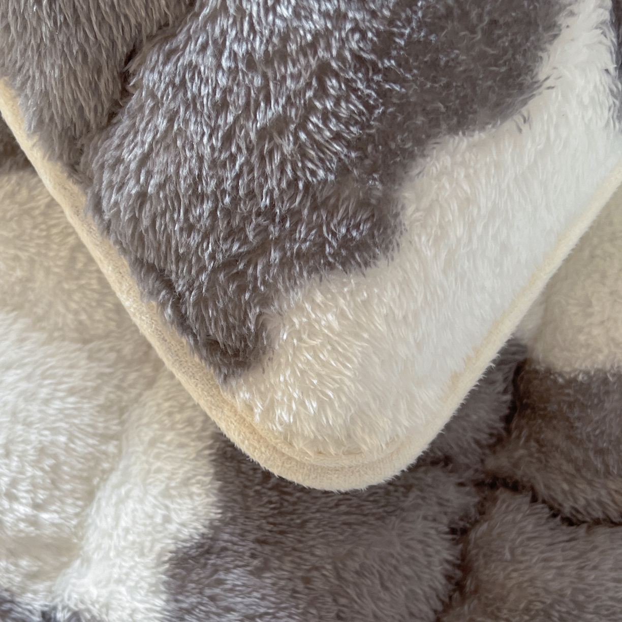 91家纺网 家纺一手货源 找家纺 眠势力 2025新款北极绒学生床垫加绒牛奶绒床褥子秋冬保暖珊瑚绒夹棉上下铺床护垫 棋盘格-相思灰