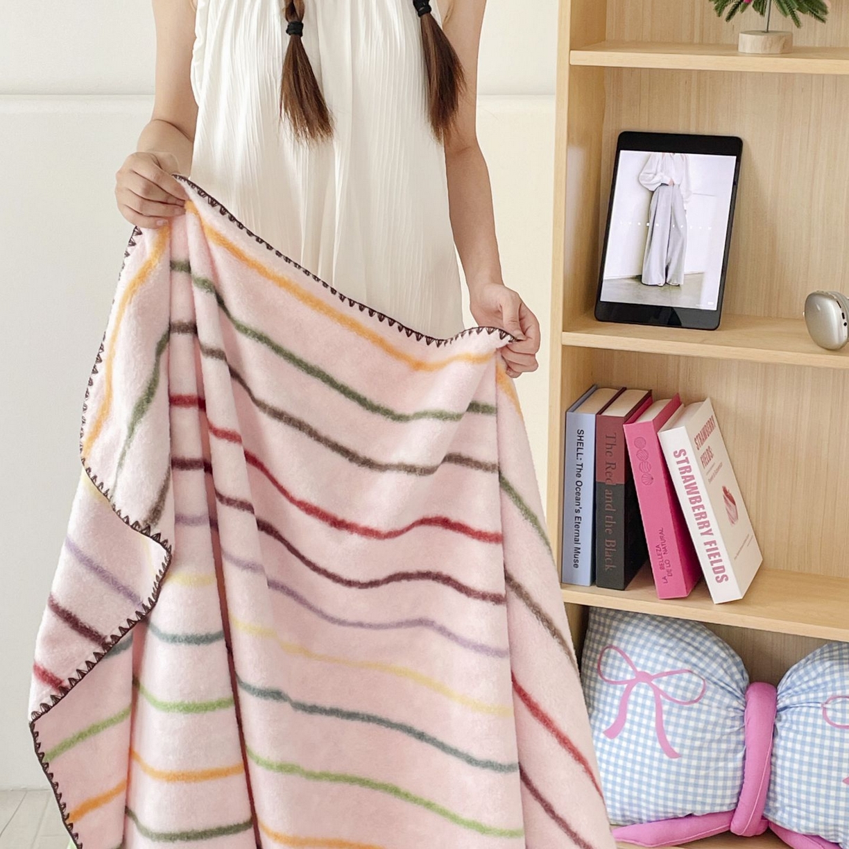 91家纺网 家纺一手货源 找家纺 十里居 2025新款双面绵羊绒多功能盖毯沙发毯户外毛毯 七彩条