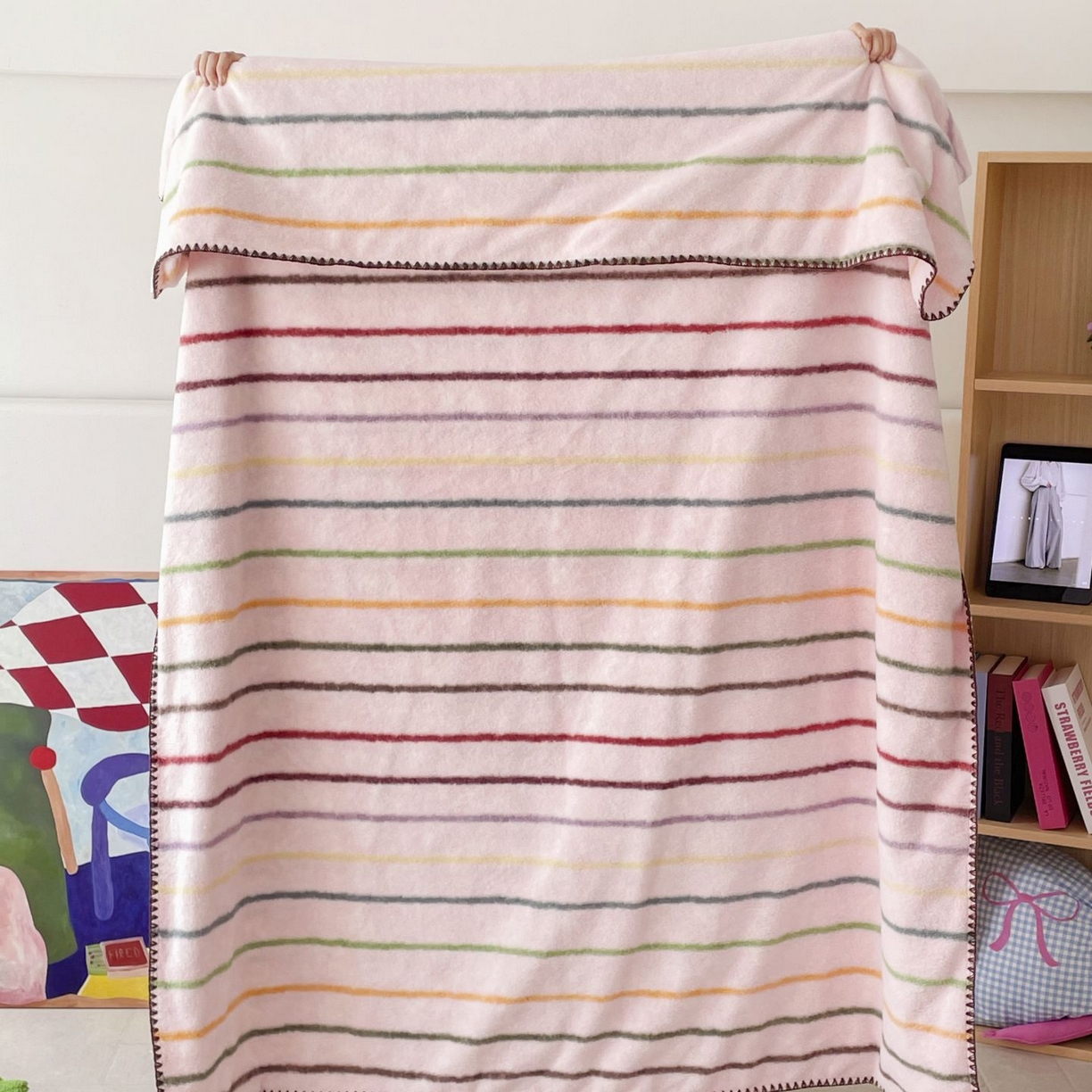 91家纺网 家纺一手货源 找家纺 十里居 2025新款双面绵羊绒多功能盖毯沙发毯户外毛毯 七彩条