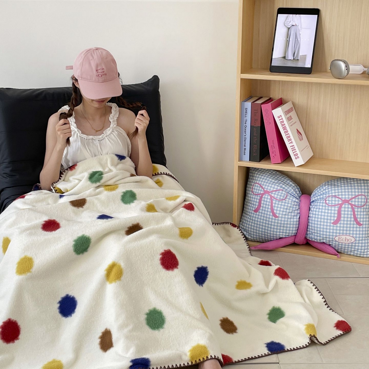 91家纺网 家纺一手货源 找家纺 十里居 2025新款双面绵羊绒多功能盖毯沙发毯户外毛毯 彩波点