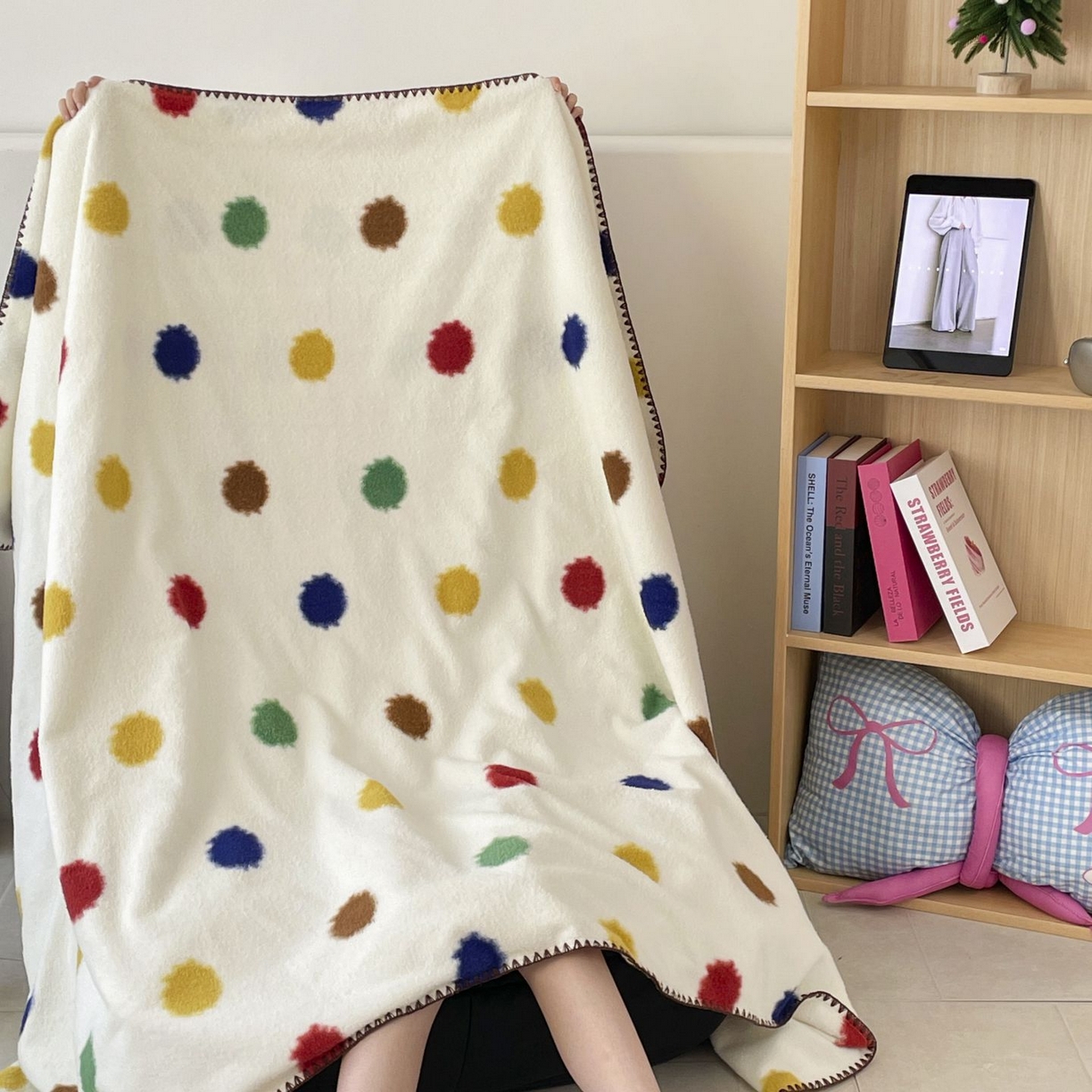 91家纺网 家纺一手货源 找家纺 十里居 2025新款双面绵羊绒多功能盖毯沙发毯户外毛毯 彩波点