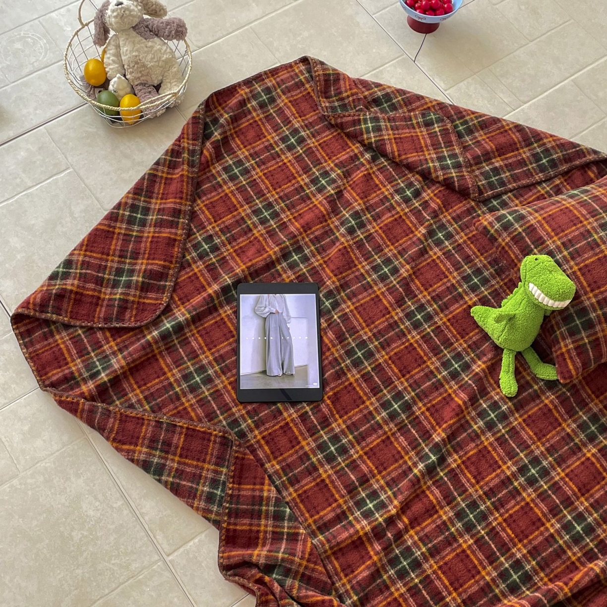 91家纺网 家纺一手货源 找家纺 十里居 2025新款双面绵羊绒多功能盖毯沙发毯户外毛毯 节日派对