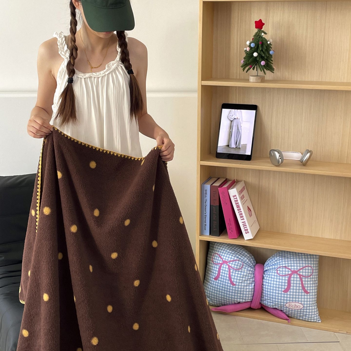 91家纺网 家纺一手货源 找家纺 十里居 2025新款双面绵羊绒多功能盖毯沙发毯户外毛毯 咖波点