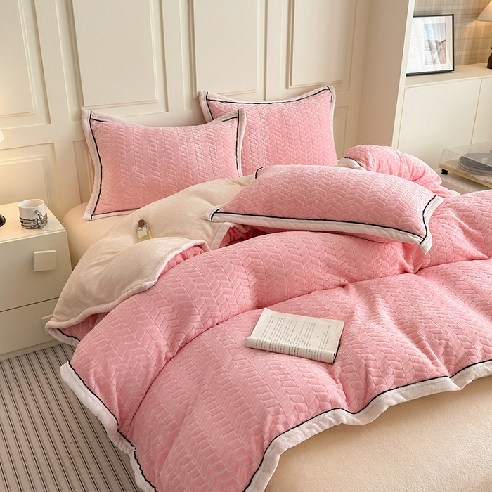 91家纺网 家纺一手货源 找家纺 （总）兰紫橙家纺 2025新款包边款色织剪花麦穗纹牛奶绒四件套