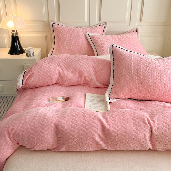 91家纺网 家纺一手货源 找家纺 （总）兰紫橙家纺 2025新款包边款色织剪花麦穗纹牛奶绒四件套