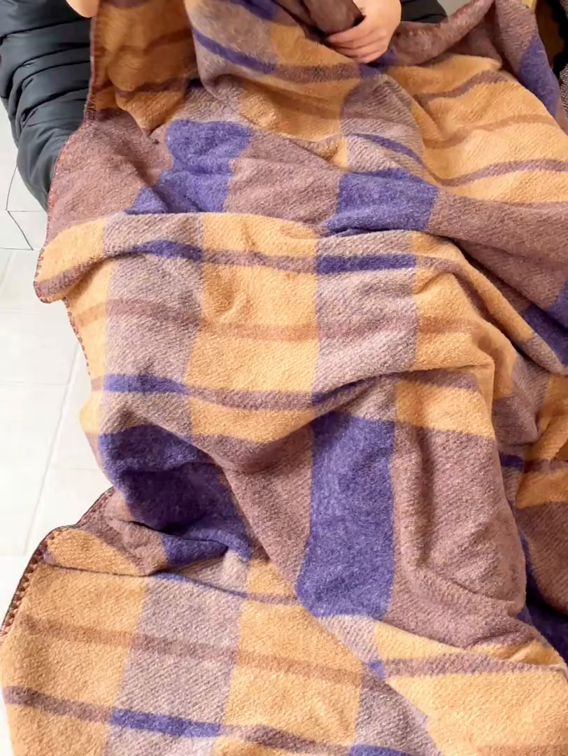 91家纺网 家纺一手货源 找家纺 十里居 2025新款双面绵羊绒多功能盖毯沙发毯户外毛毯 蓝郁