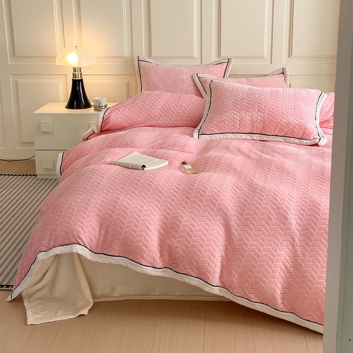 91家纺网 家纺一手货源 找家纺 （总）兰紫橙家纺 2025新款包边款色织剪花麦穗纹牛奶绒四件套