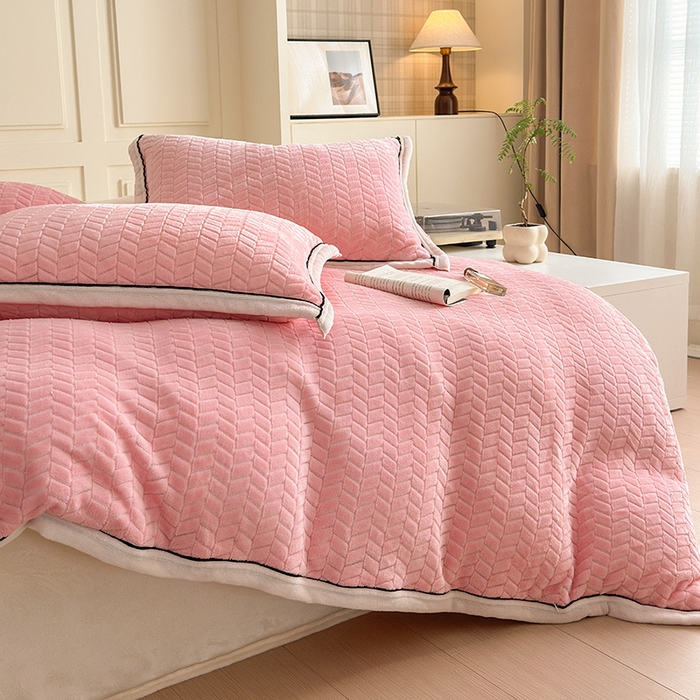 91家纺网 家纺一手货源 找家纺 （总）兰紫橙家纺 2025新款包边款色织剪花麦穗纹牛奶绒四件套