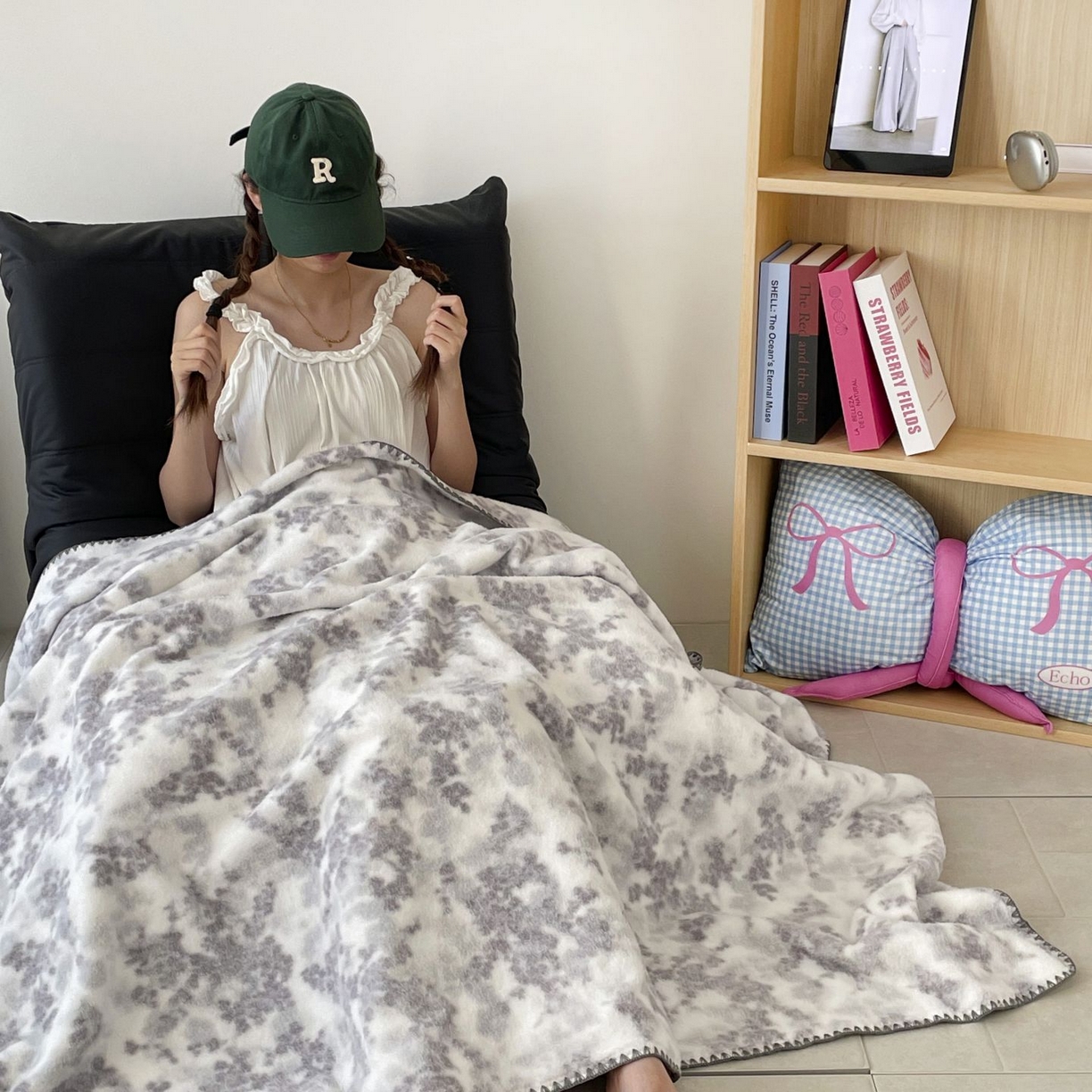 91家纺网 家纺一手货源 找家纺 十里居 2025新款双面绵羊绒多功能盖毯沙发毯户外毛毯 梦幻花园