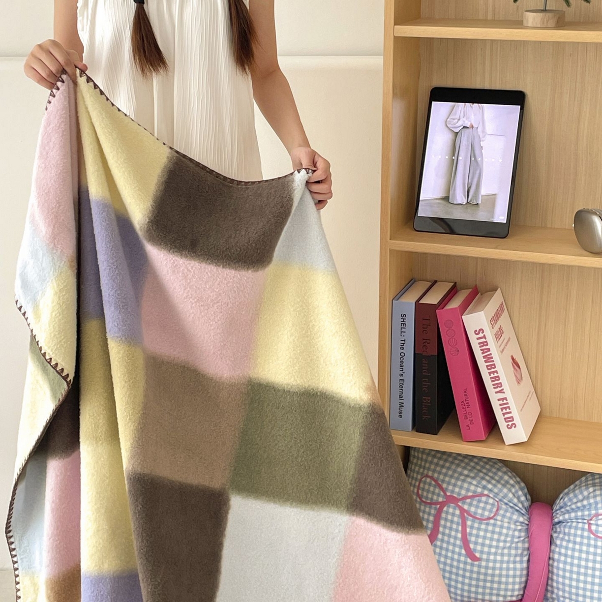 91家纺网 家纺一手货源 找家纺 十里居 2025新款双面绵羊绒多功能盖毯沙发毯户外毛毯 糖块